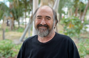 Headshot of Larry Rosen.